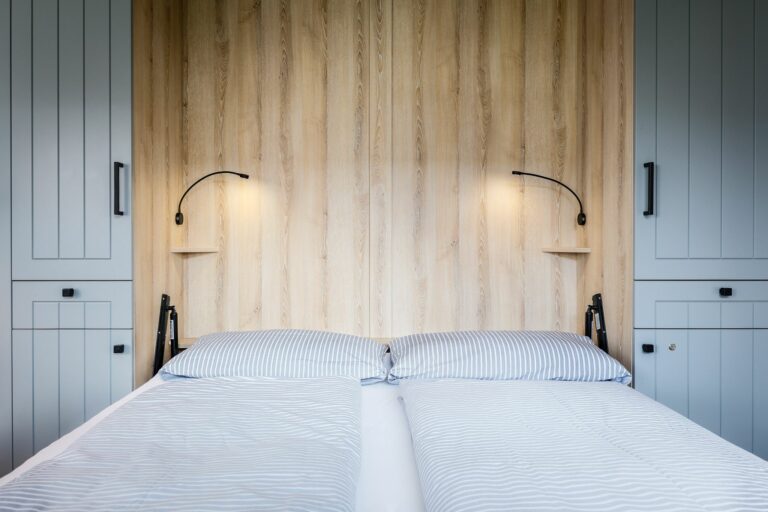 Schlafzimmer mit Klappbett in Ferienwohnung Hörnum
