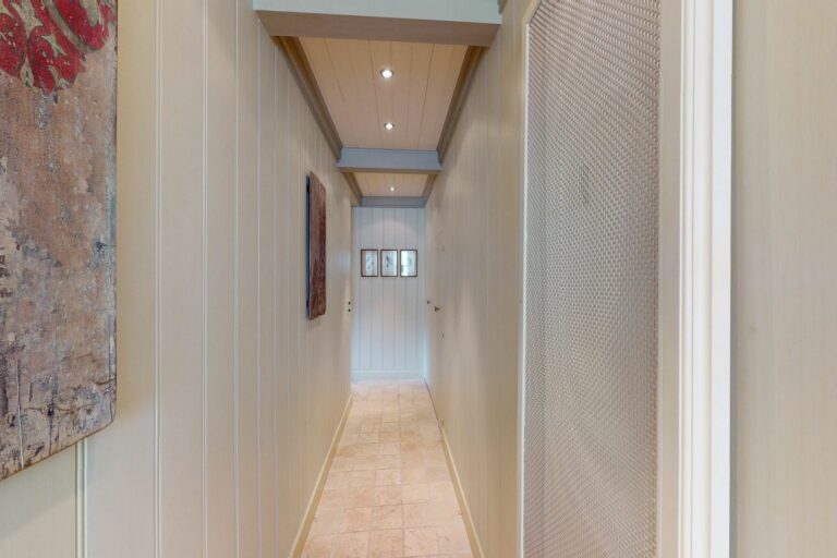 Flur mit Holzdielen in Ferienwohnung Hörnum