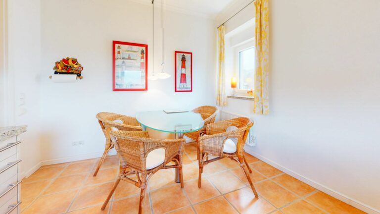 Esstisch in Ferienwohnung Hörnum