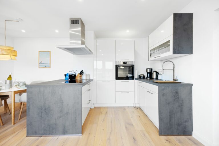 Moderne Küche in Ferienwohnung Hörnum