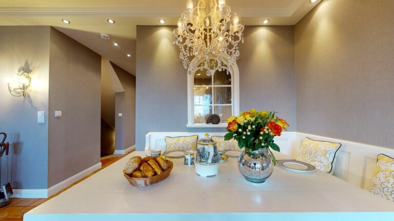 Esstisch mit Brotkorb in Ferienwohnung Hörnum