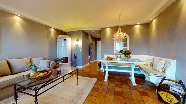 Wohnzimmer mit Kamin in Ferienwohnung Hörnum