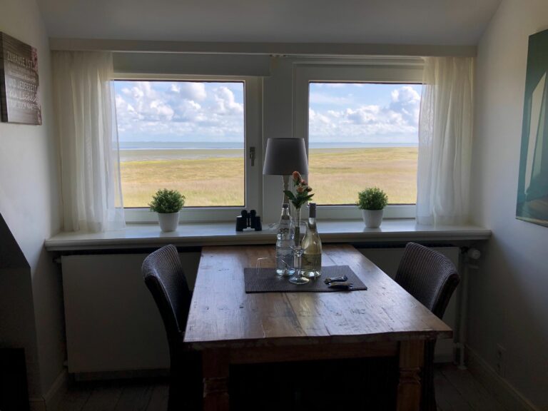 Esstisch in Ferienwohnung Hörnum