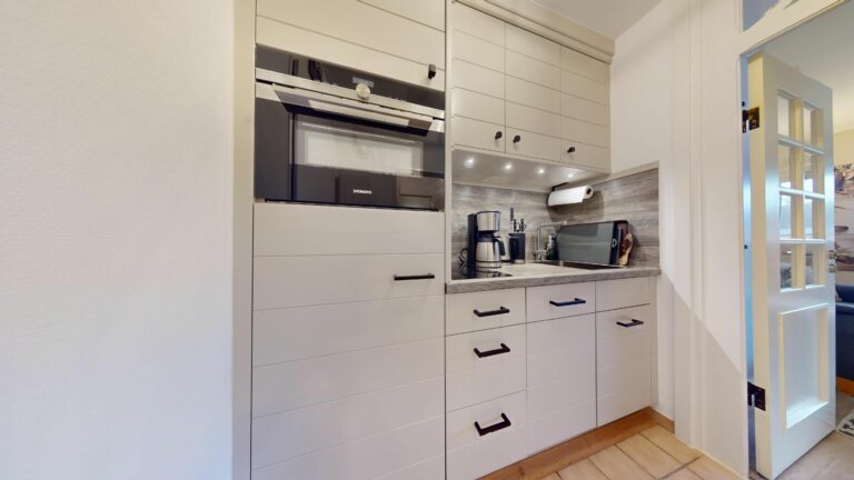 Kleine Küchenzeile in Ferienwohnung auf Sylt