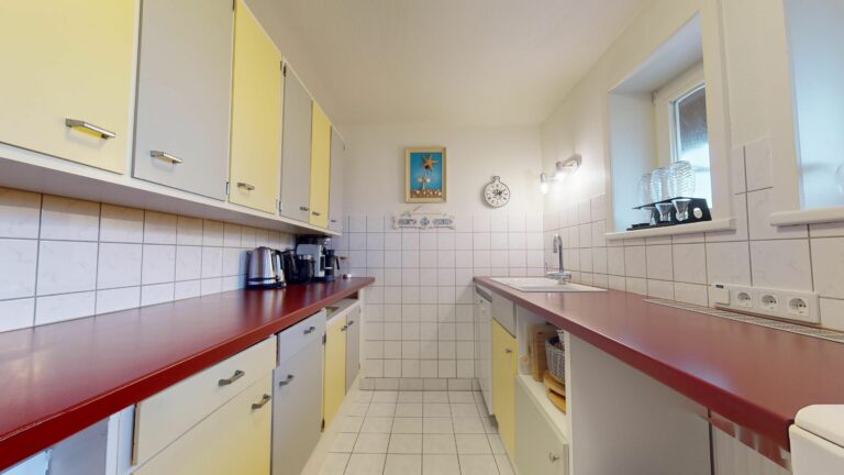 Farbige Küchenzeile in Ferienwohnung auf Sylt