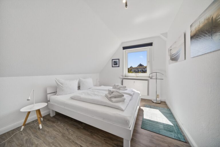 Schlafzimmer einer Ferienwohnung auf Sylt