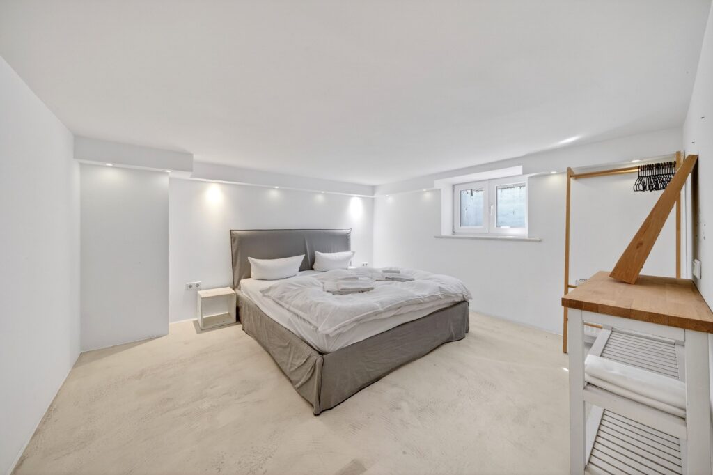 Schlafzimmer einer Ferienwohnung auf Sylt