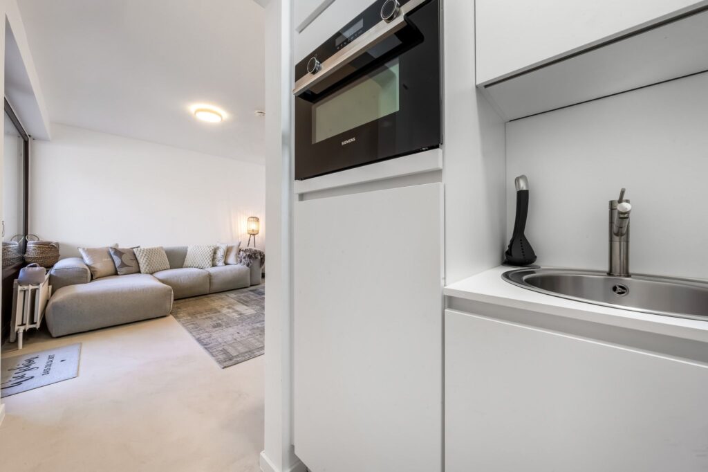 Wohn- und Küchenbereich einer Ferienwohnung auf Sylt