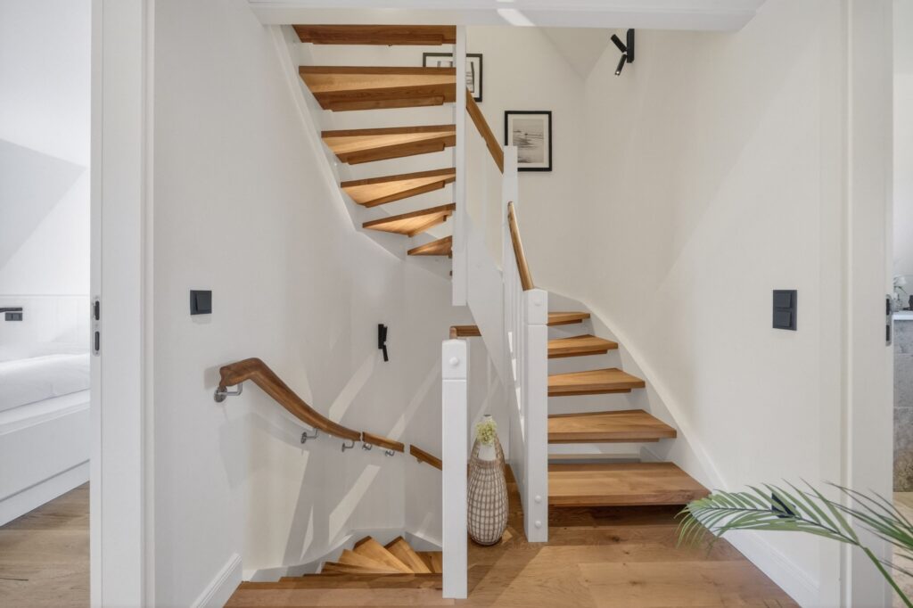 Treppenflur einer Ferienwohnung auf Sylt
