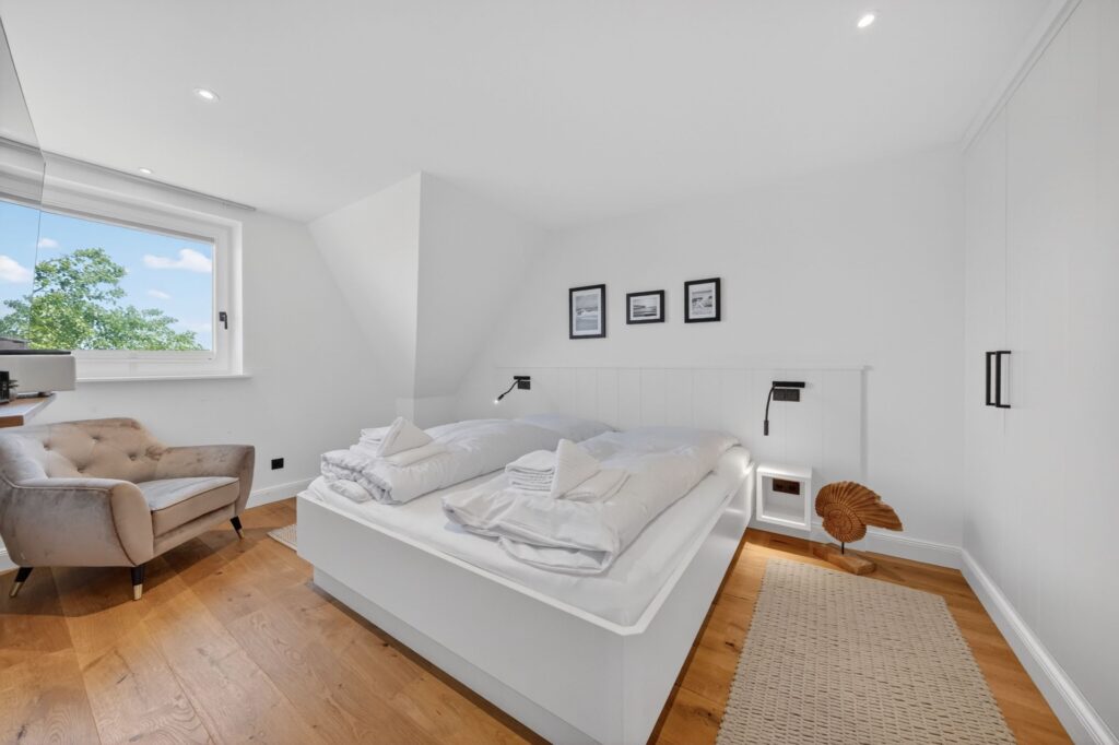 Schlafzimmer einer Ferienwohnung auf Sylt