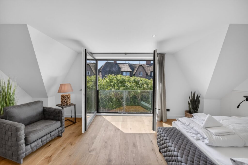 Schlafzimmer einer Ferienwohnung auf Sylt