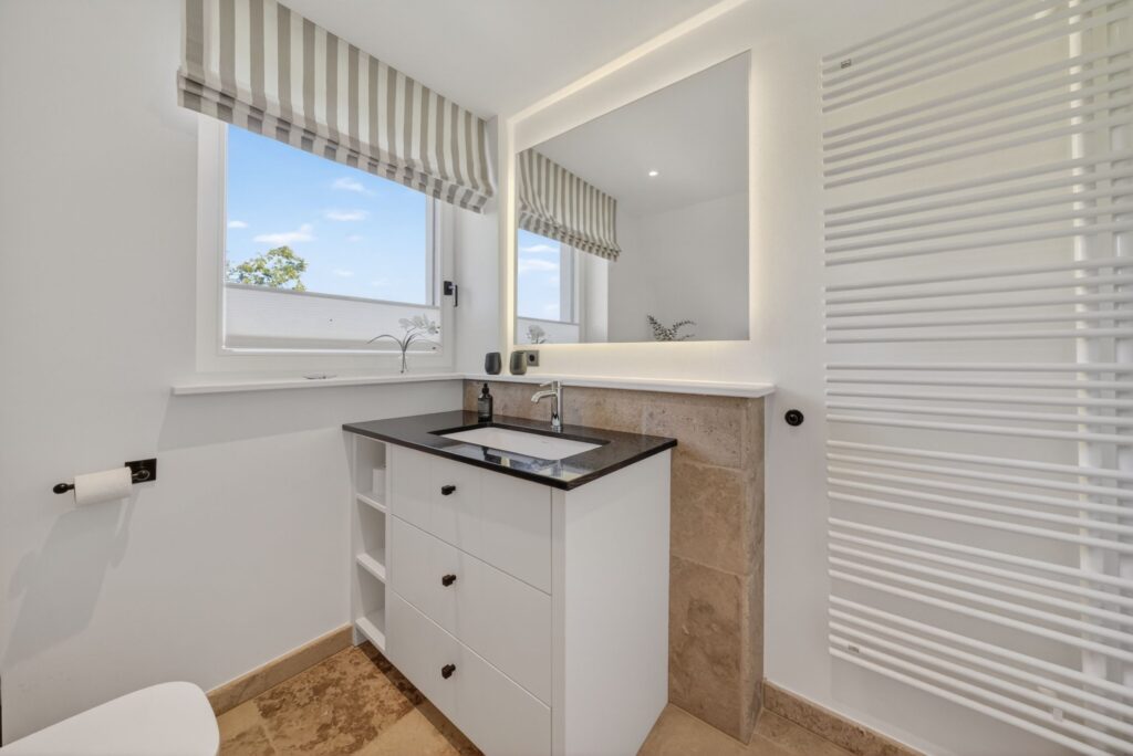 Badezimmer einer Ferienwohnung auf Sylt