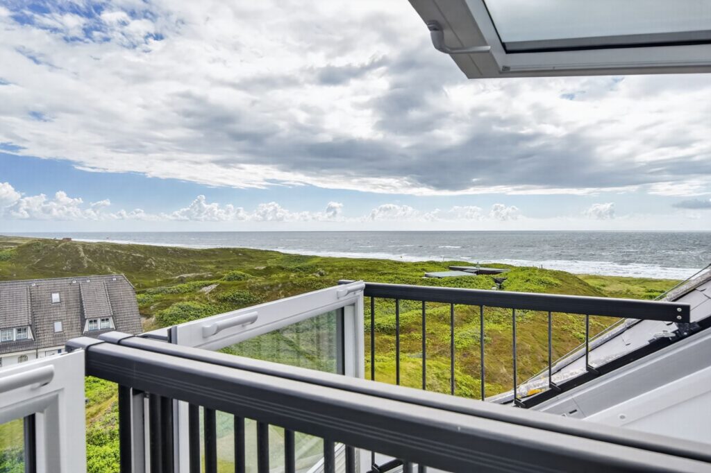 Fensterblick aus einer Ferienwohnung auf Sylt