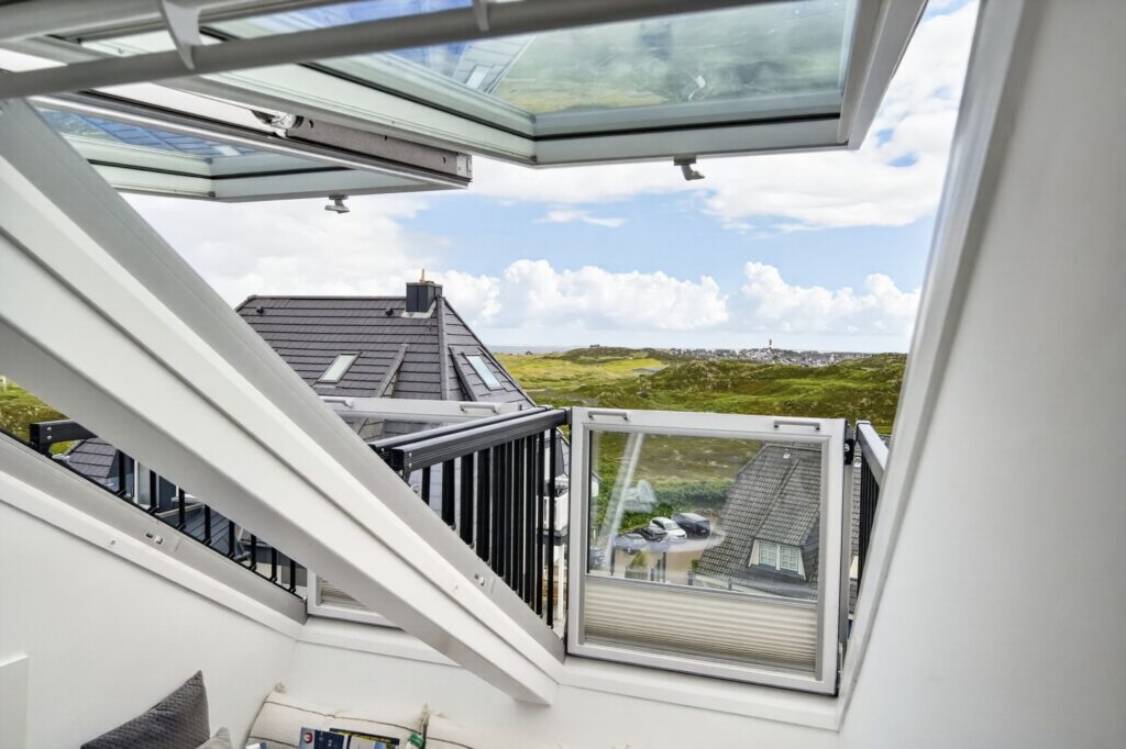 Fensterblick aus einer Ferienwohnung auf Sylt