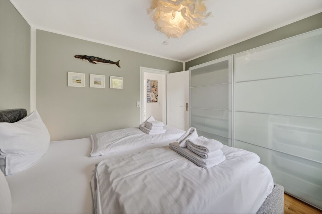 Schlafzimmer einer Ferienwohnung auf Sylt