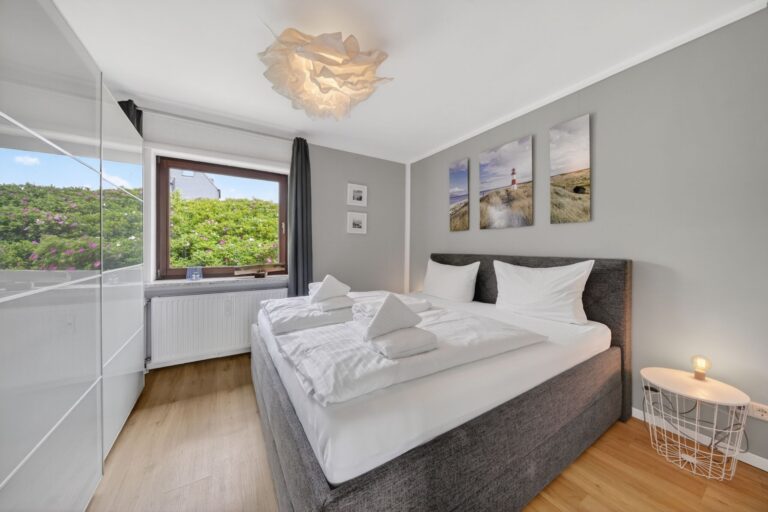 Schlafzimmer einer Ferienwohnung auf Sylt