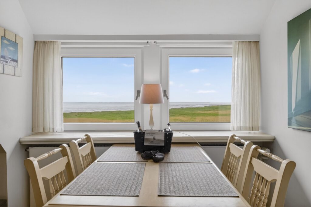Esstisch einer Ferienwohnung auf Sylt