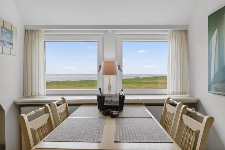 Esstisch einer Ferienwohnung auf Sylt