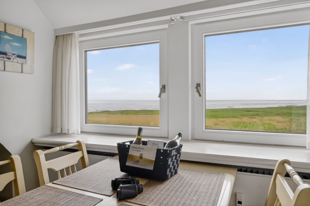 Esstisch einer Ferienwohnung auf Sylt